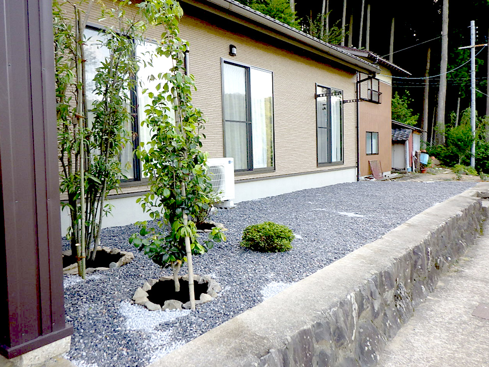 砂利敷き舗装をした事例の施工後